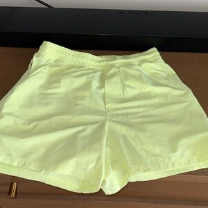 Men’s Lululemon pacemaker 5” linerless shorts